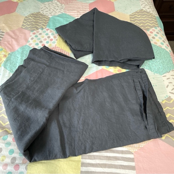 QUINCE European Linen 2 Piece Flat & Fitted Sheet Set Queen Charcoal Gray - Picture 10 of 14